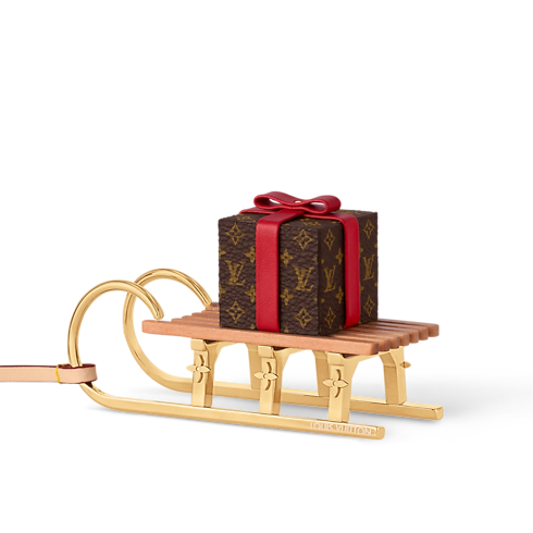 Vivienne Winter in Trunks, Travel and Home's Sport and Games } collections by Louis Vuitton (Product zoom)