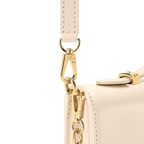 Wallet On Chain Capucines Capucines in Women's Wallets and Small Leather Goods Wallets on Chain and Micro Bags collections by Louis Vuitton (Product zoom)