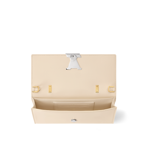 Wallet On Chain Capucines Capucines in Women's Wallets and Small Leather Goods Wallets on Chain and Micro Bags collections by Louis Vuitton (Product zoom)