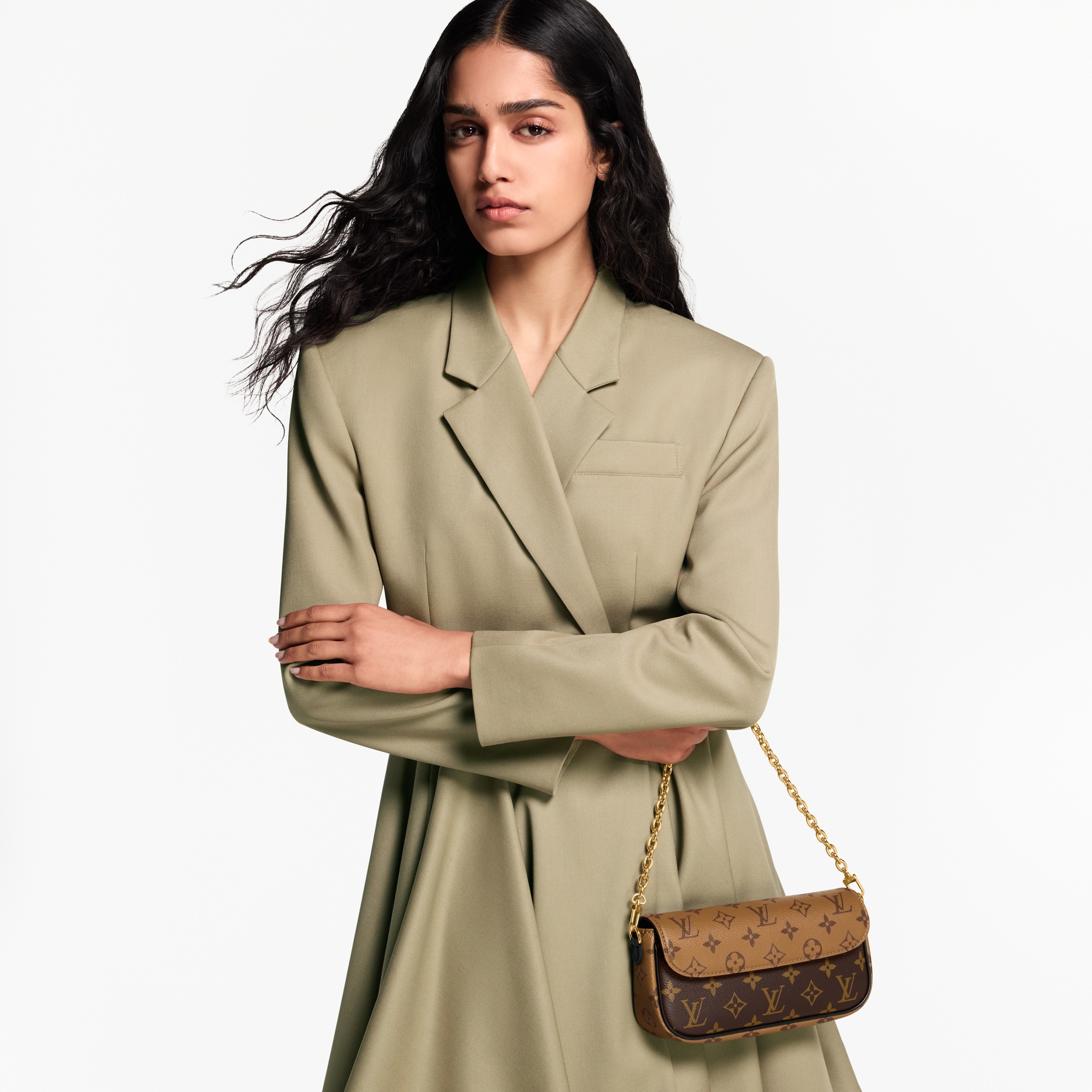 Wallet On Chain Ivy Monogram Reverse in Women